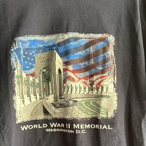 World War II Memorial T-Shirt  size Large